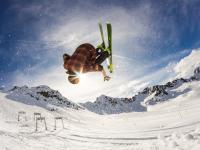 FB体育官方网站-南美风暴席卷欧洲，奥利维耶独造三球，智利横扫莱比锡红牛展现实力足球