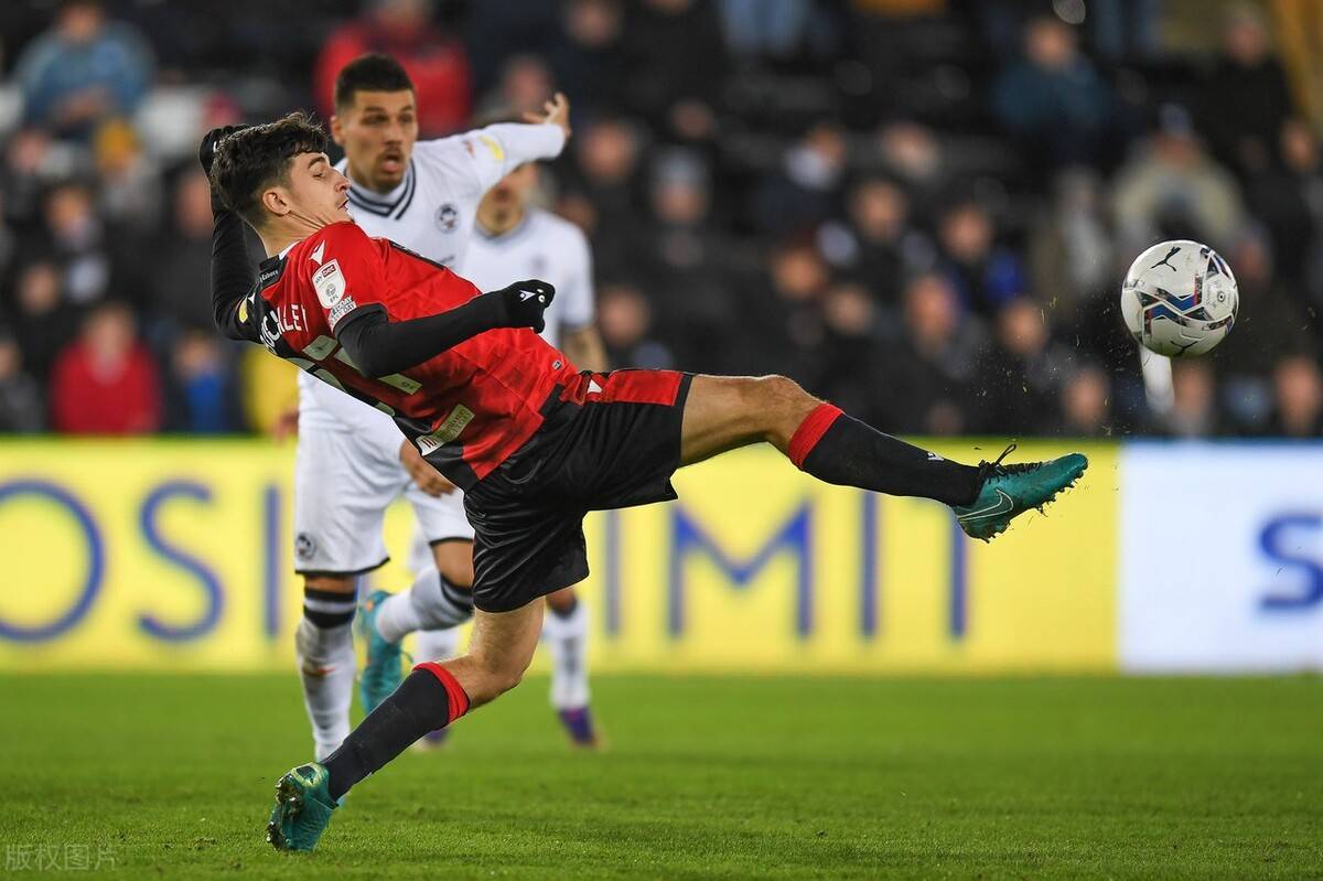 佛罗伦萨新锋犀利进攻,一战成名的简单介绍 佛罗伦萨新锋犀利进攻,一战成名的简单介绍