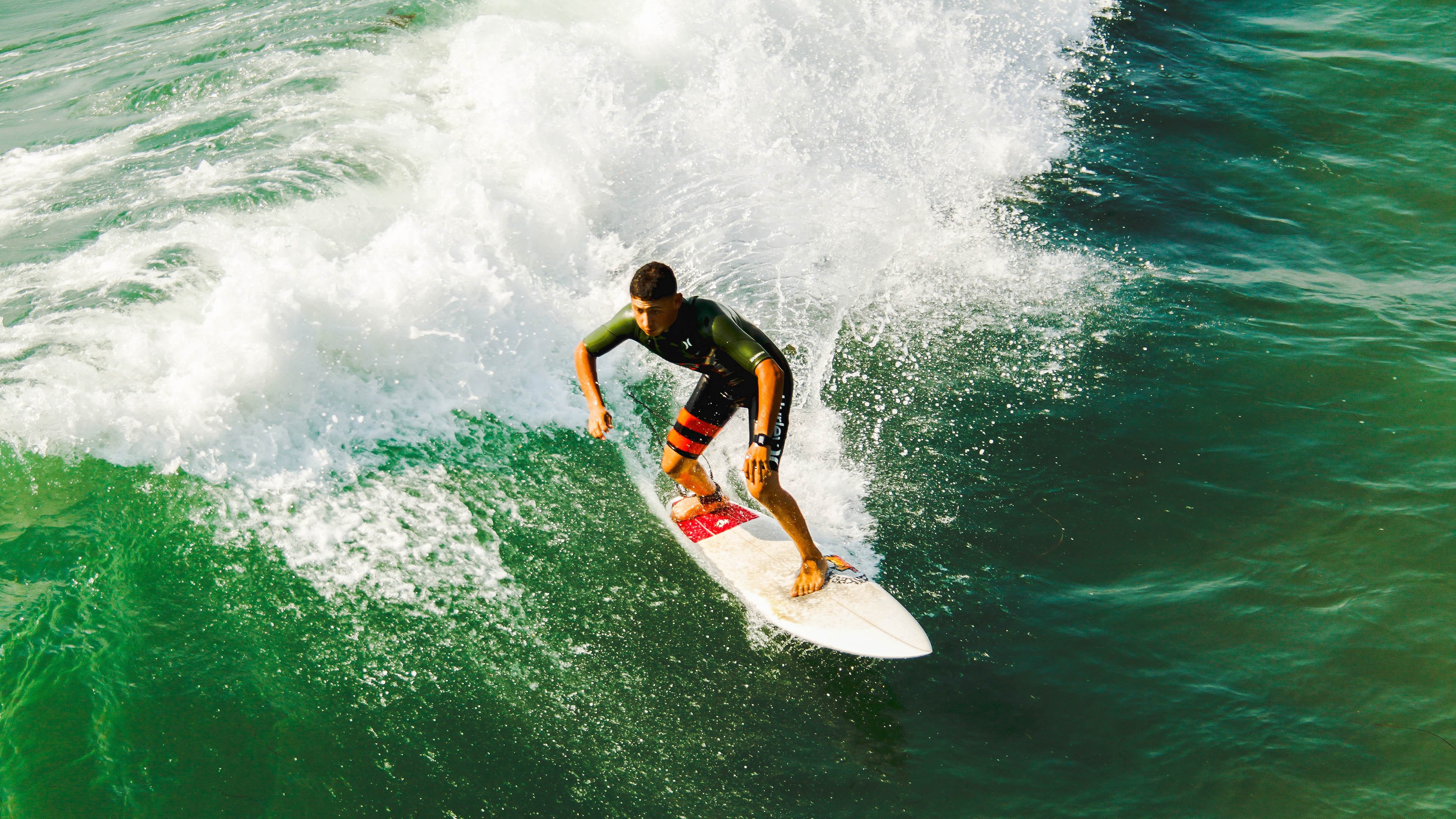 浓眉关键战不手软，湖人强压吉林队