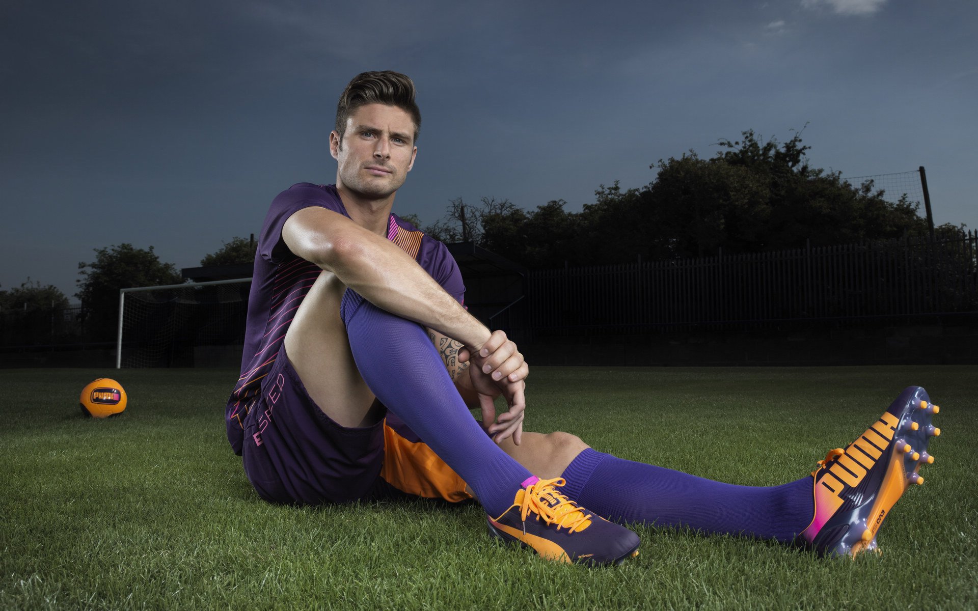 从西甲德比到南美逆袭，足球世界的焦点与意外